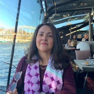 Meet your Posher, Laura